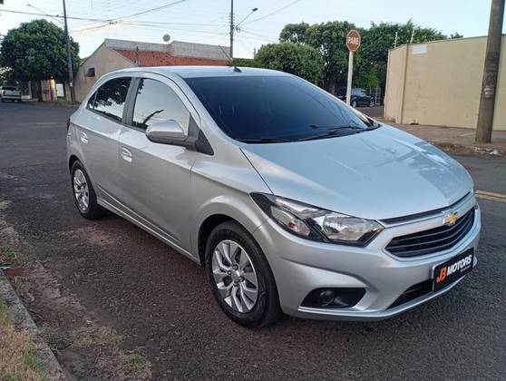 CHEVROLET ONIX 1.4 MPFI LT 8V FLEX 4P MANUAL CHEVROLET ONIX 1.4 MPFI LT 8V FLEX 4P MANUAL